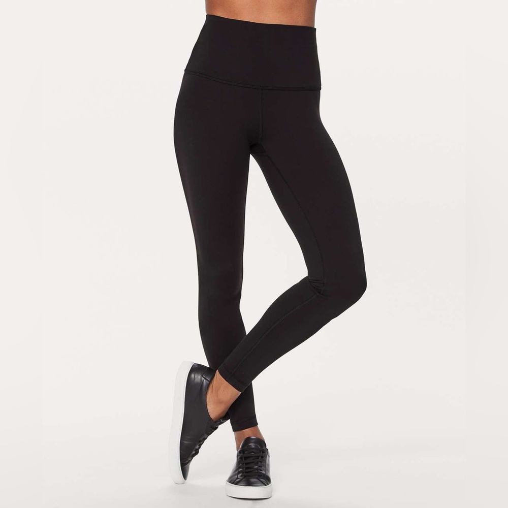 Lululemon Wunder Under in a 28” size 4